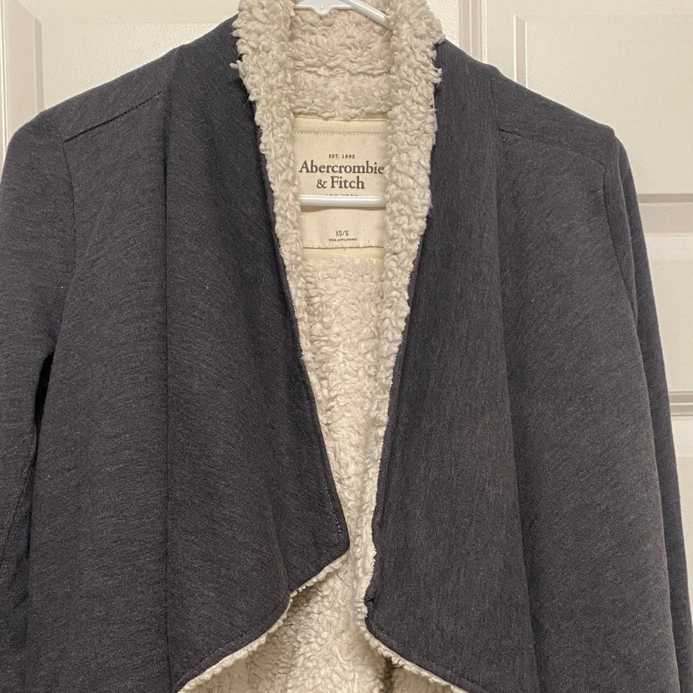 Abercrombie & Fitch Charcoal Jacket with Cream Fleece - Picture 4 of 6